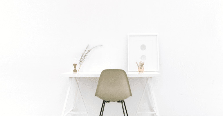 pristine office table and chair